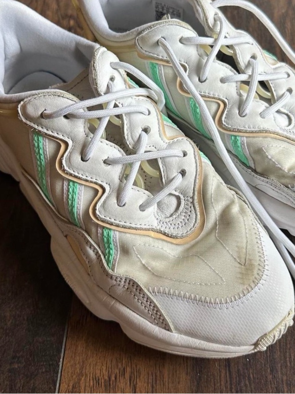 Retro Cream Mint and White Adidas Oswego Women Sneakers size 7.5